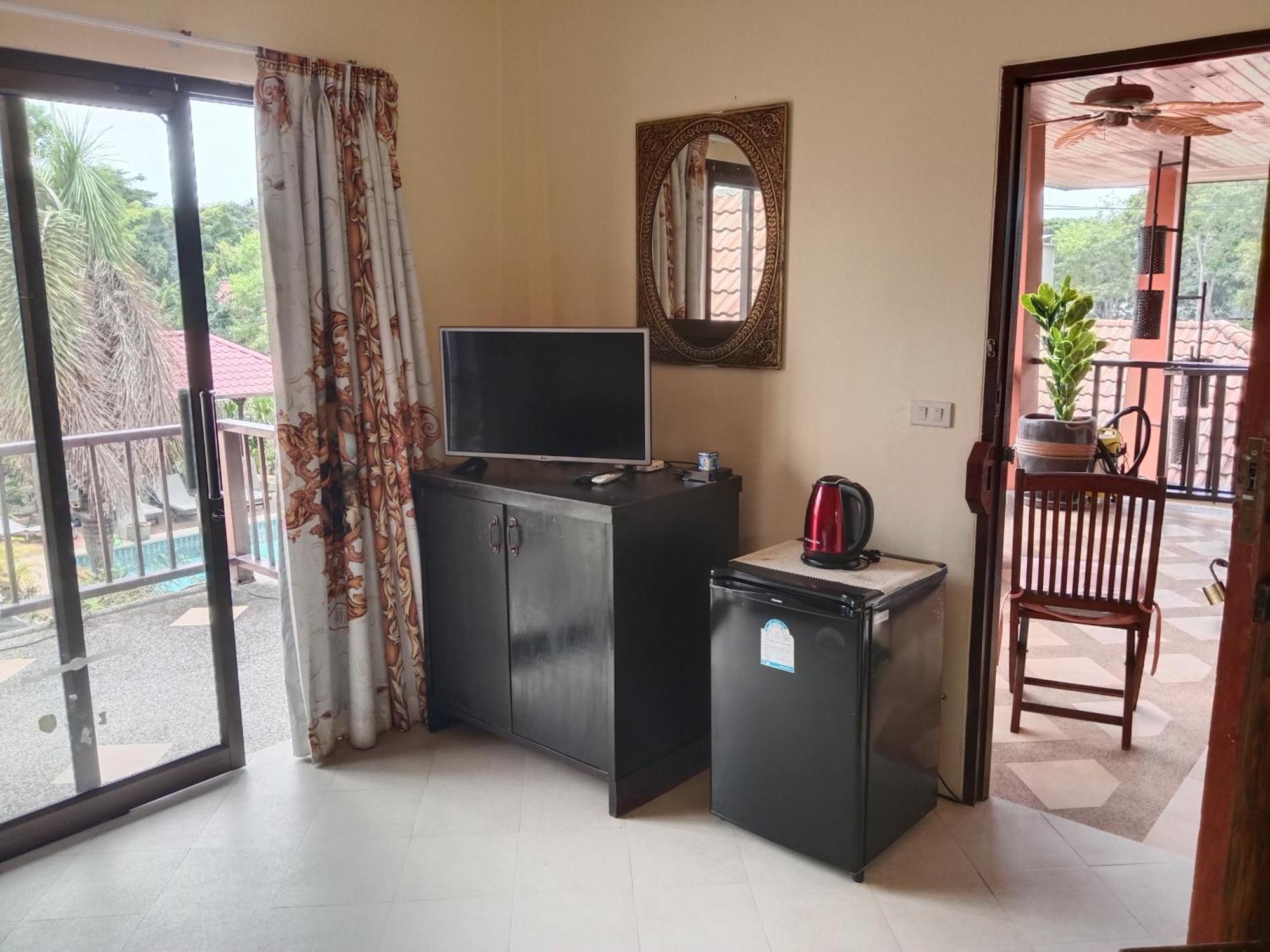 Baan Tropicana Mae Nam Bagian luar foto